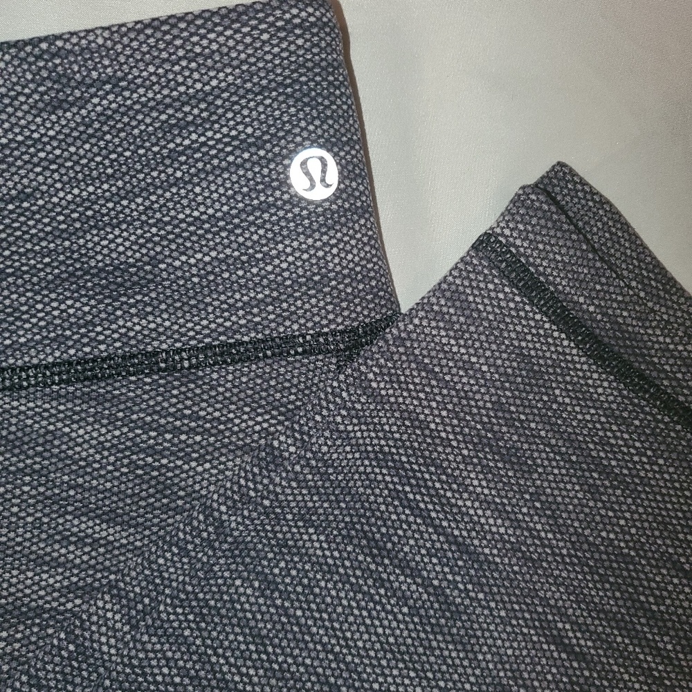 Lululemon Athletica Cropped Leggings